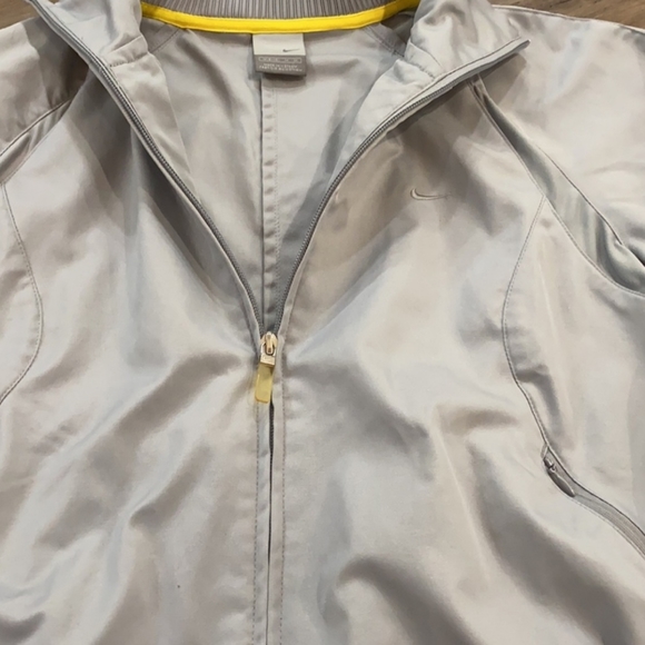 Nike Jacket - Picture 5 of 8